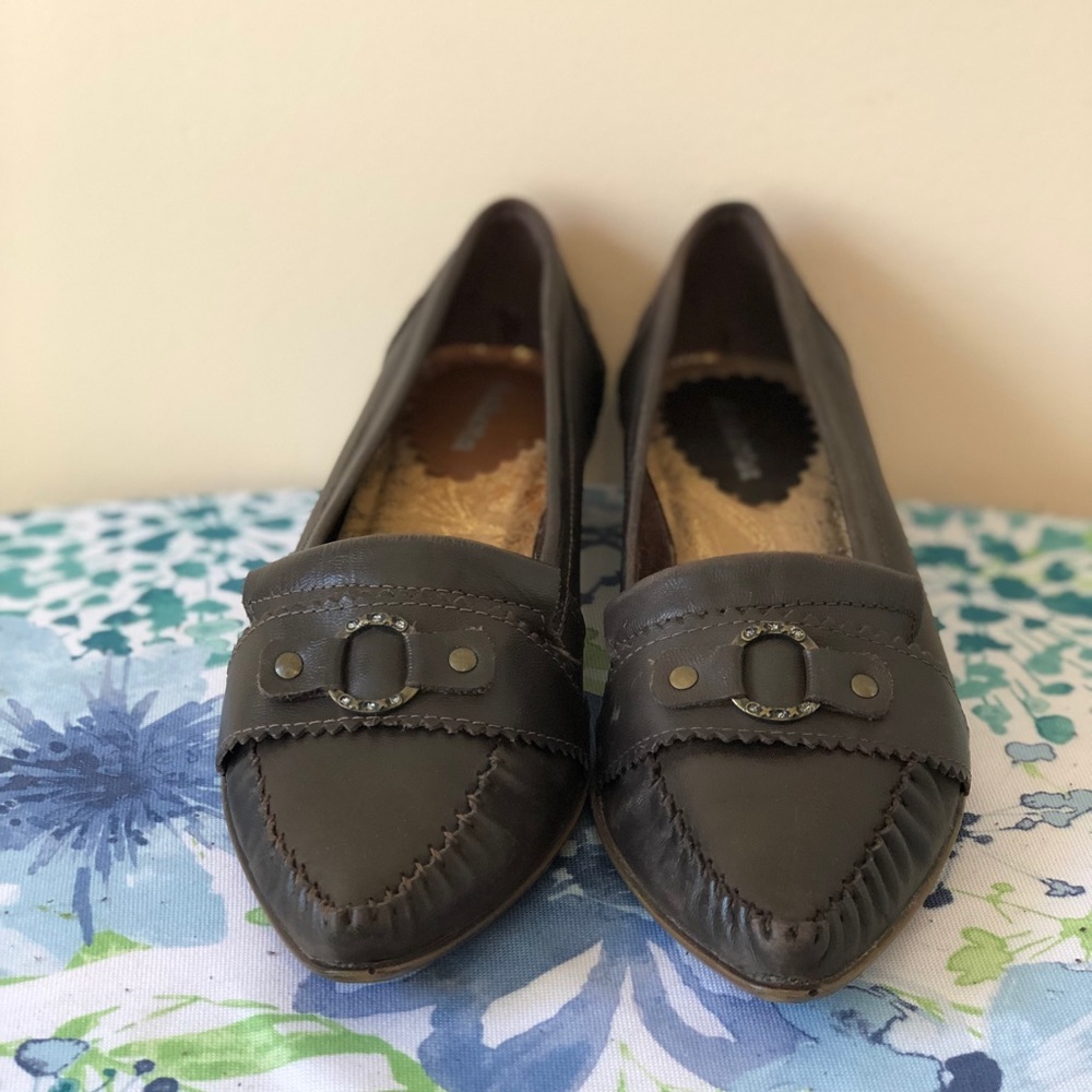 Dakota Brown Flats